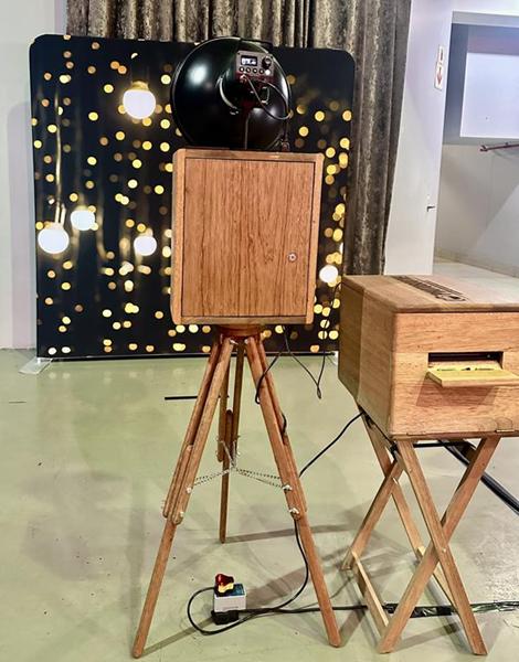 Guests and prints at a KZN Midlands photobooth