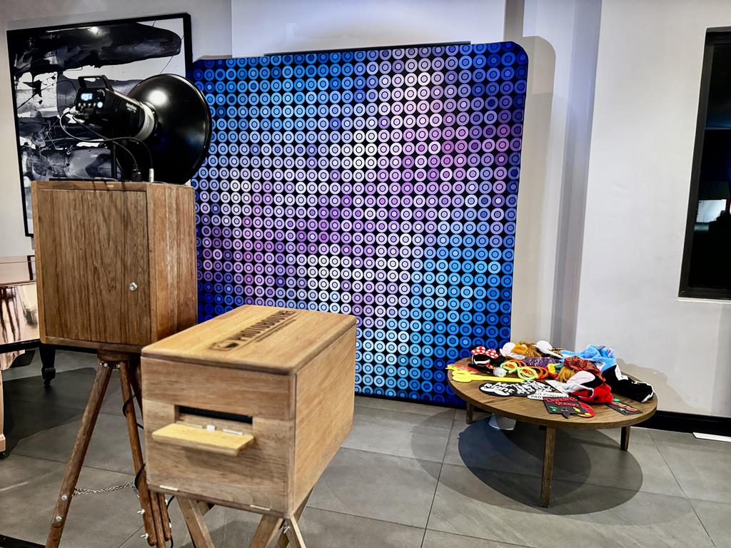 Guests and prints at a KZN Midlands photobooth