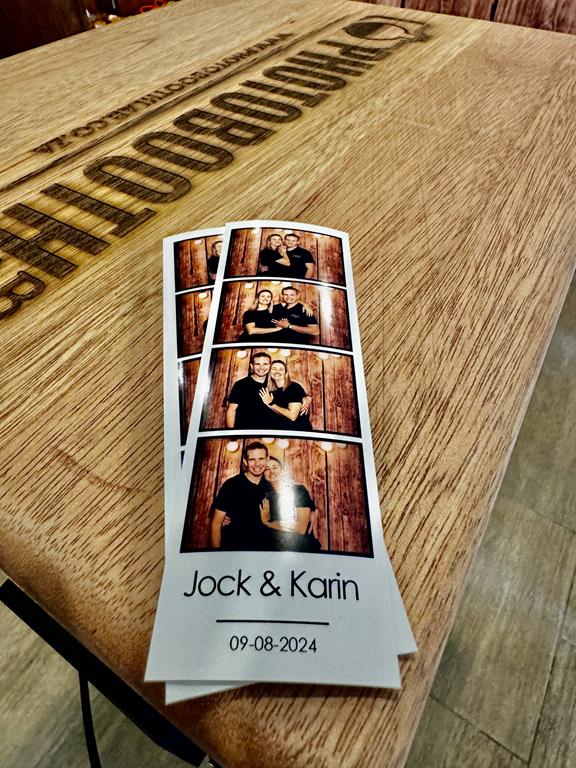 Guests and prints at a KZN Midlands photobooth